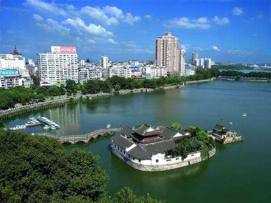 九江經(jīng)開區(qū)聚焦高端裝備制造、新材料新能源結(jié)碩果